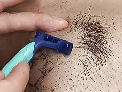 Pige kan lide foursome forplay med en tennisketsjer og dildo