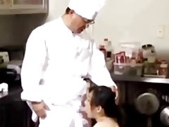 Kinesisk restaurant cook fucks hot milf servitrice