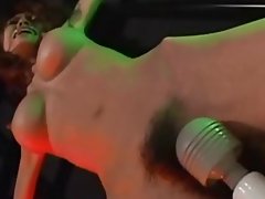 Petite asiatiske bundet og leget